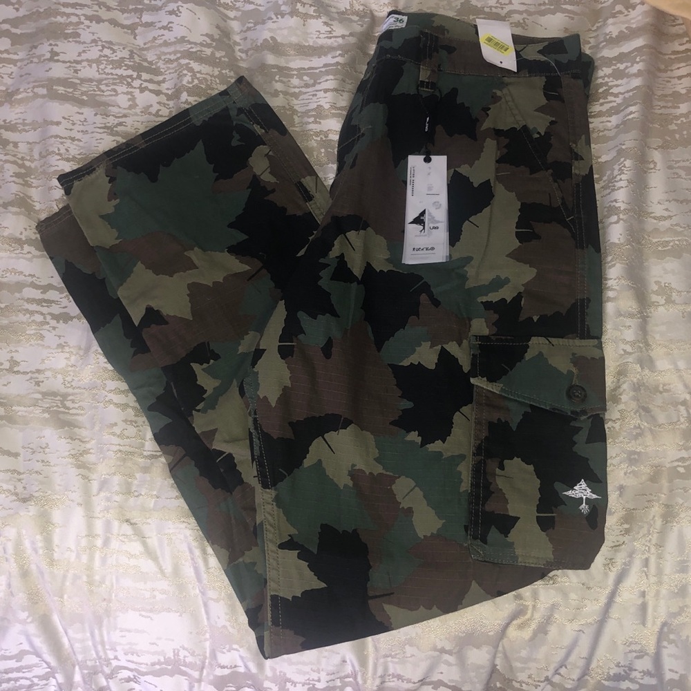 Mens LRG Camo Pants
